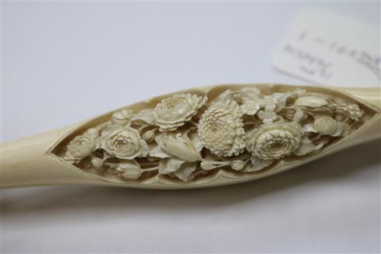 A pair of Chinese export ivory glove stretchers